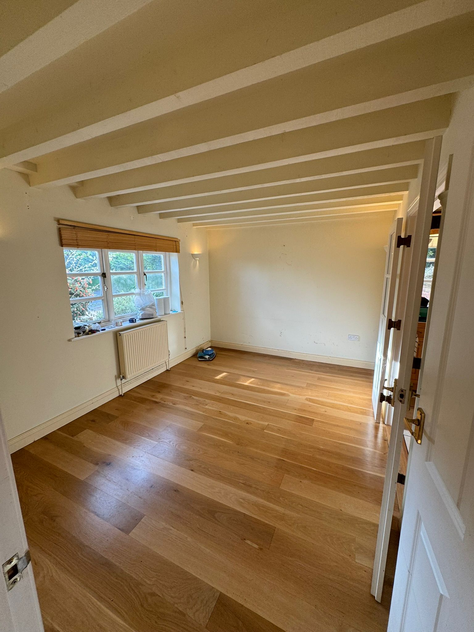 clear and empty living room space